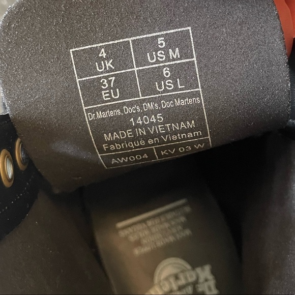 Men Dr Marten boots - Picture 3 of 8